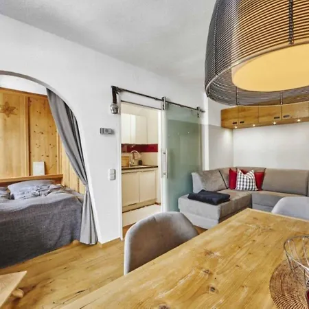 Apartment Charming In With Balcony *