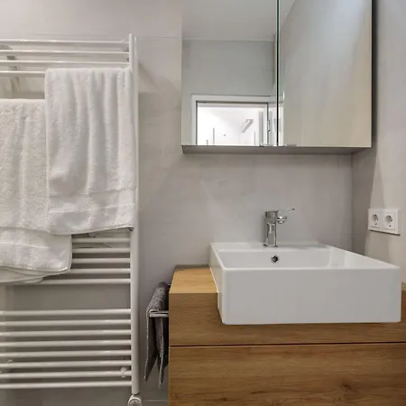 Appartamento Charming In With Balcony *