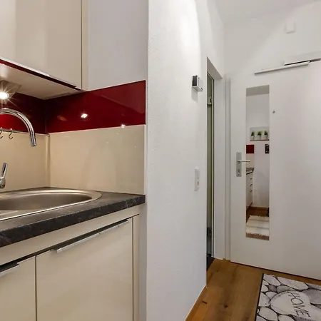 شقة Charming In With Balcony