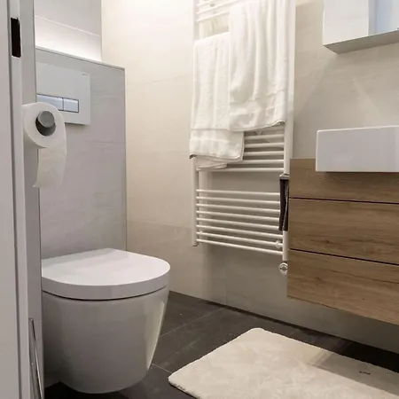 شقة Charming In With Balcony يوخبرغ