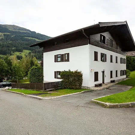 Charming In With Balcony Apartment *